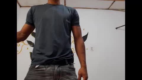fernandez_latinblack online show from February 17, 2025, 3:31 pm