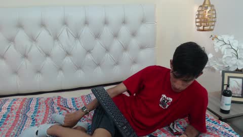 FER PHOENIX online show from February 3, 2025, 9:30 am