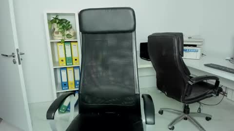 fetish_life online show from December 9, 2024, 2:28 pm