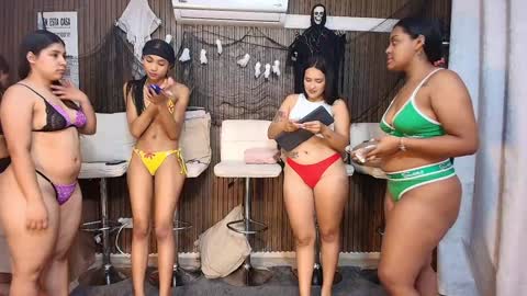 Snapshot of fetishcouples chatting on October 23, 2025, 11:42 am alice and samm online show from October 23, 2025, 11:42 am