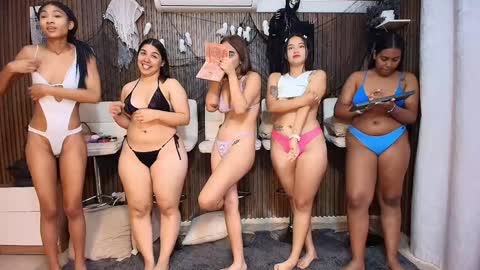 Snapshot of fetishcouples chatting on October 28, 2025, 11:25 am alice and samm online show from October 28, 2025, 11:25 am