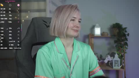 Rey online show from November 18, 2025, 6:01 pm