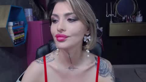 Snapshot of fetishsarah chatting on December 19, 2024, 6:01 pm Sarah online show from December 19, 2024, 6:01 pm