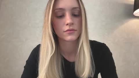 Lisa online show from November 19, 2025, 7:30 am