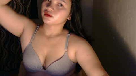Snapshot of fhwilloughbyxx chatting on June 18, 2026, 9:47 am fhwilloughbyxx online show from June 18, 2026, 9:47 am