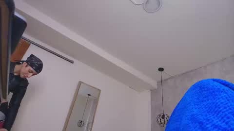   online show from November 28, 2025, 12:08 pm