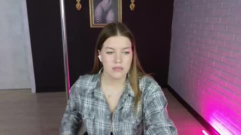 Kim  online show from October 22, 2025, 8:25 am
