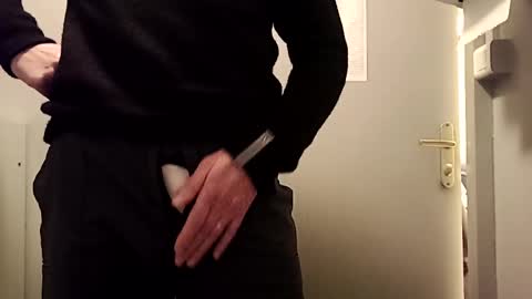 fifi010203 online show from December 19, 2024, 5:51 am