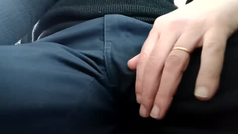 fifi010203 online show from February 1, 2025, 1:30 pm