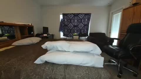 filfaonyx online show from November 9, 2025, 3:10 pm