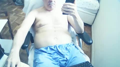 Snapshot of filhober chatting on February 17, 2025, 2:37 pm filhober online show from February 17, 2025, 2:37 pm