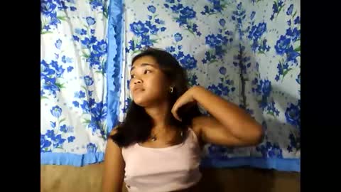 filipinagirl_18 online show from April 1, 2026, 8:28 pm
