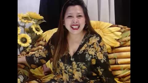 Yhen online show from May 18, 2026, 8:14 pm