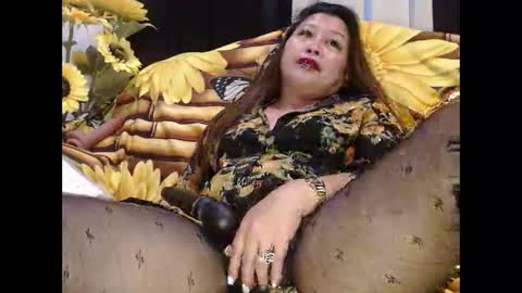 Yhen online show from May 19, 2026, 4:08 am