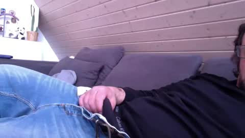 filzliii online show from March 9, 2025, 2:10 pm