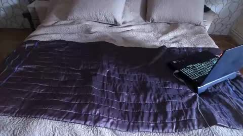 Jane and Findo online show from March 6, 2025, 9:25 am