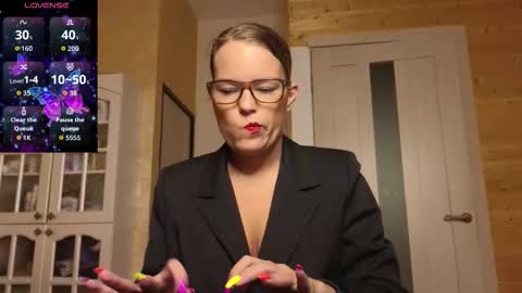 Lady online show from September 28, 2025, 6:24 pm