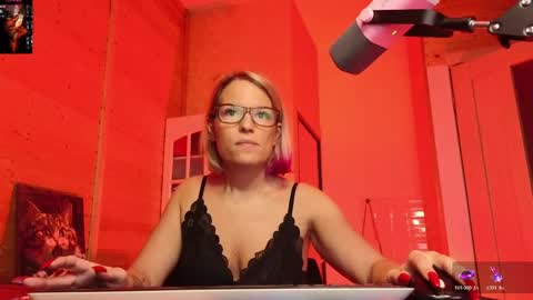 Lady online show from April 10, 2026, 6:12 pm