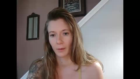 Snapshot of findomgoddessnatalia chatting on October 9, 2025, 8:40 pm Goddess Natalia Findom online show from October 9, 2025, 8:40 pm