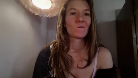 Snapshot of findomgoddessnatalia chatting on October 15, 2025, 8:20 pm Goddess Natalia Findom online show from October 15, 2025, 8:20 pm