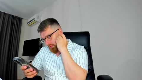 FindomGuyXXX online show from April 14, 2026, 9:48 am