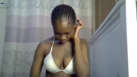 Snapshot of fine_queen12 chatting on December 16, 2024, 11:12 am fine_queen12 online show from December 16, 2024, 11:12 am