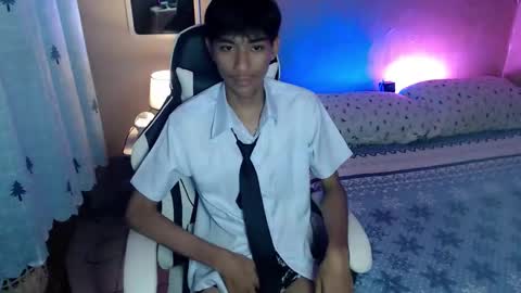 Snapshot of fineboii_rey18 chatting on September 23, 2025, 1:47 pm fineboii_rey18 online show from September 23, 2025, 1:47 pm