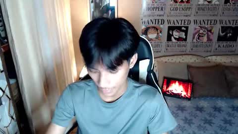 fineboii_rey18 online show from April 27, 2026, 10:24 am