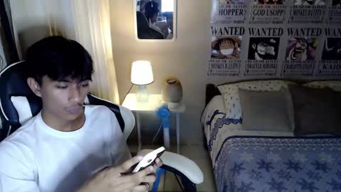 fineboii_rey18 online show from April 29, 2026, 5:30 pm