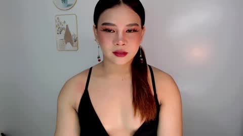 Jasmine online show from May 22, 2026, 9:42 pm