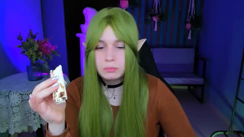 fiora online show from January 26, 2025, 11:06 am