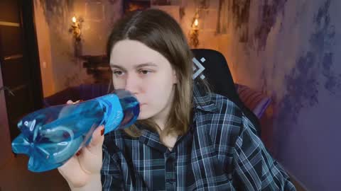 fiora online show from February 2, 2025, 5:10 am