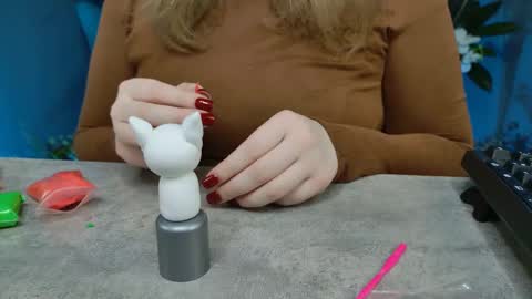 fiora online show from February 16, 2025, 2:43 pm