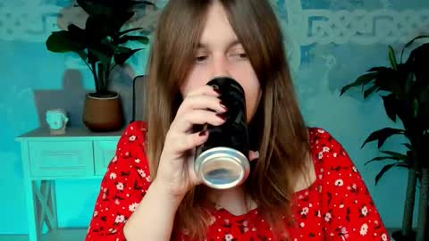 fiora online show from September 8, 2025, 2:27 pm