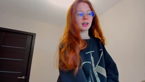 fire_luna online show from December 9, 2024, 8:22 am