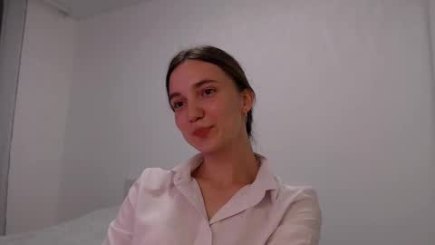 fireflies_fly_ online show from October 1, 2025, 6:03 pm