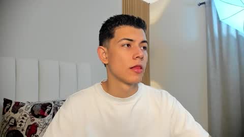 Nicolas online show from December 4, 2025, 12:47 pm