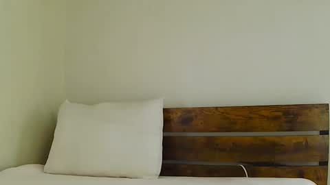 flowergirl online show from October 24, 2025, 7:32 pm