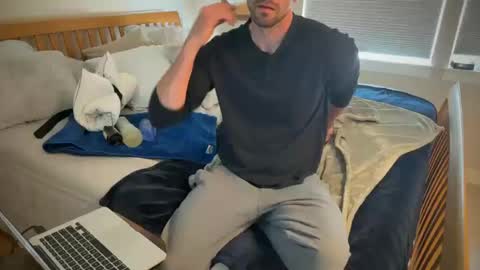 Snapshot of fitfunweird chatting on October 19, 2025, 7:58 pm fitfunweird online show from October 19, 2025, 7:58 pm