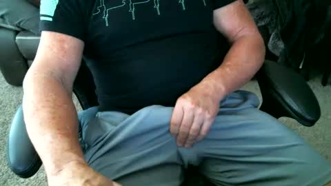 fitguy40 online show from March 4, 2025, 7:43 pm