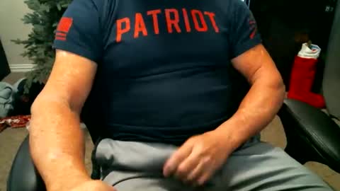 fitguy40 online show from January 5, 2026, 10:46 pm