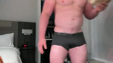 Snapshot of fitnudeguyxxx chatting on November 20, 2025, 12:33 am fitnudeguyxxx online show from November 20, 2025, 12:33 am