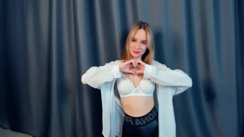 Snapshot of fizana chatting on January 9, 2026, 12:24 am Kira online show from January 9, 2026, 12:24 am