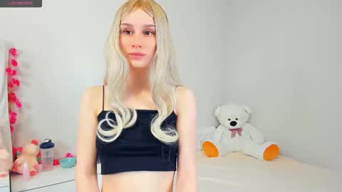 Kira online show from March 22, 2026, 1:20 am