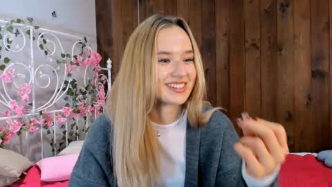 Amina online show from November 12, 2025, 3:12 pm