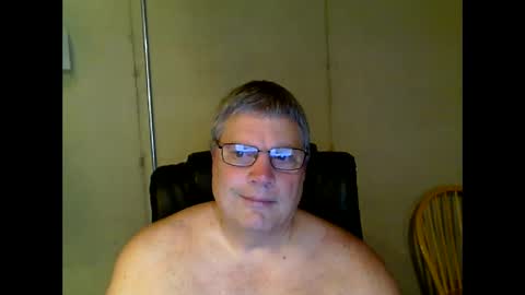 Snapshot of fletch32 chatting on December 4, 2025, 3:05 am jd online show from December 4, 2025, 3:05 am