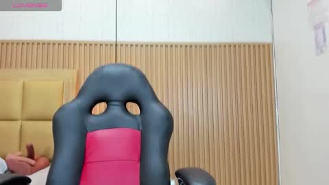   FLEUR   online show from February 11, 2026, 1:38 pm