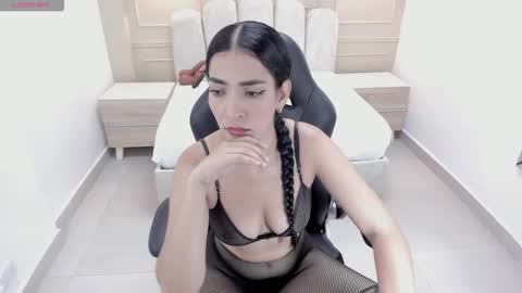   FLEUR   online show from March 17, 2026, 12:41 pm