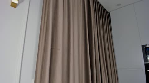 Emely  online show from October 31, 2025, 1:56 pm