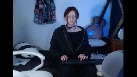 flor3citarockera online show from May 2, 2026, 6:13 pm